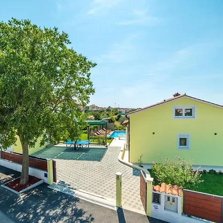 Ladonja By Βίλα *