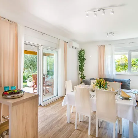 Ladonja By Вилла