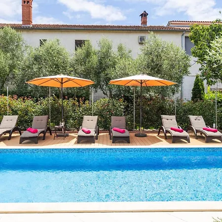 Villa Ladonja By